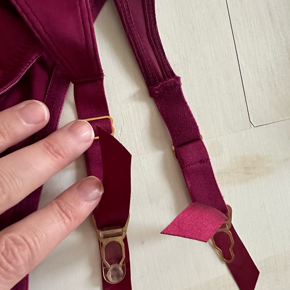 Agent Provocateur Nikita Burgundy 3 Piece Set - Picture 7 of 9